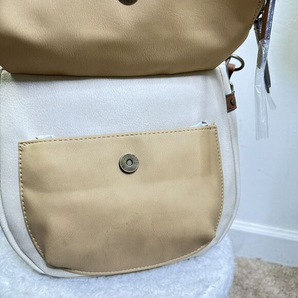Time and Tru Dayana‎ Essential Crossbody Bag with Adjustable Strap Beige Tan - Picture 5 of 8